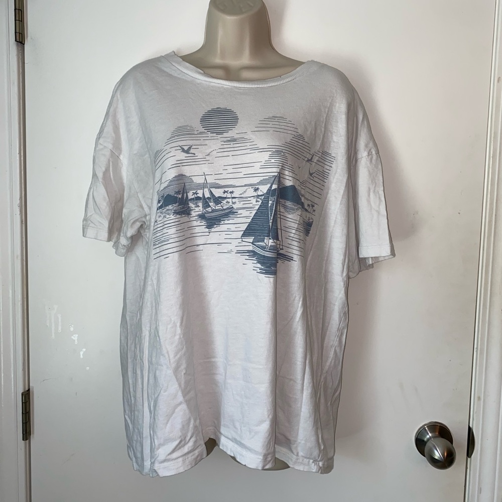 American eagle t shirt